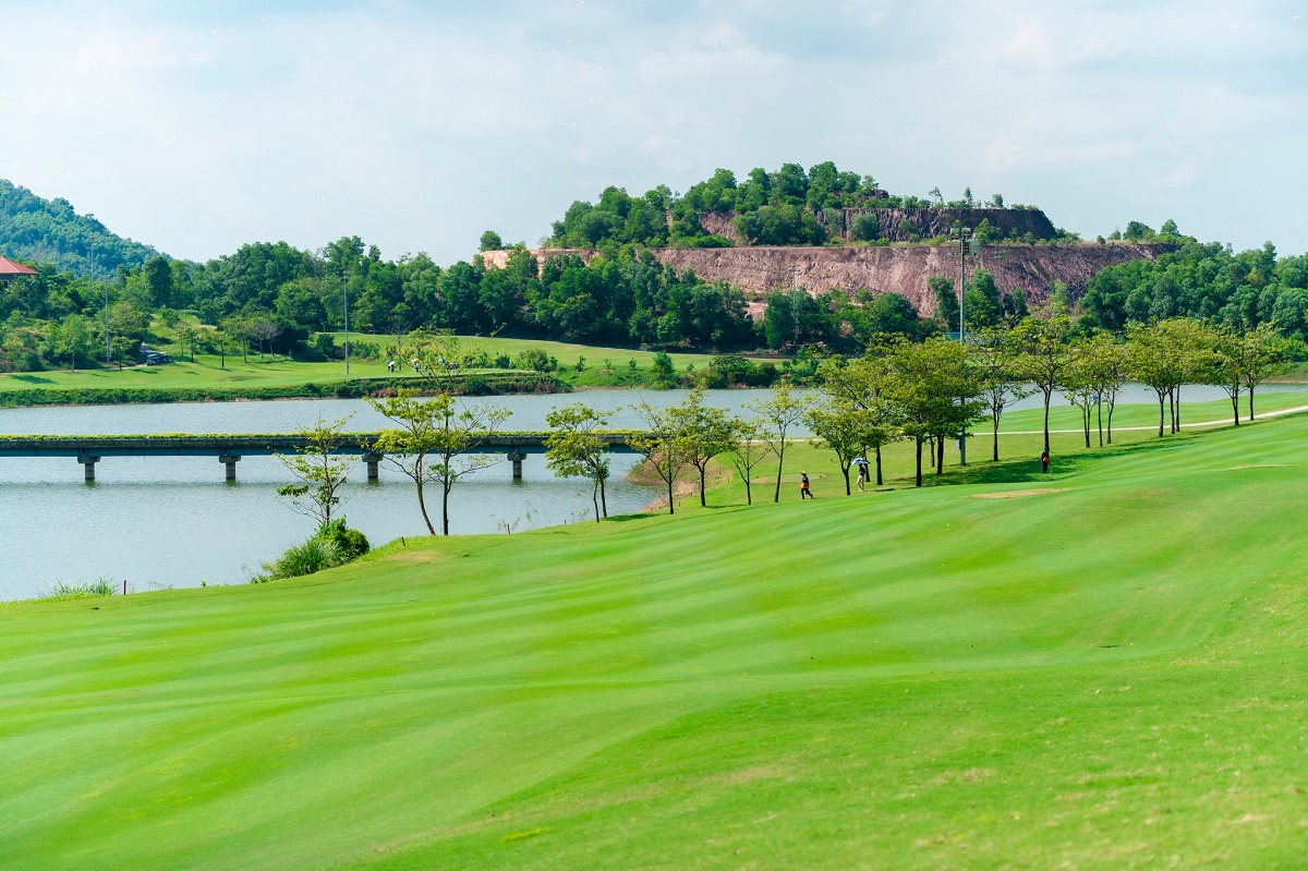 Sân golf Yên Dũng Bắc Giang - Amber Hills Golf Resort 2