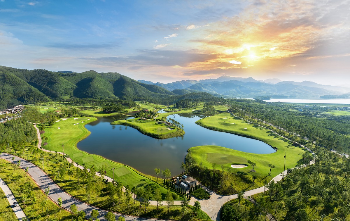 Đặt sân golf Silk Path Đông Triều - Silk Path Dong Trieu Golf Country Club 1
