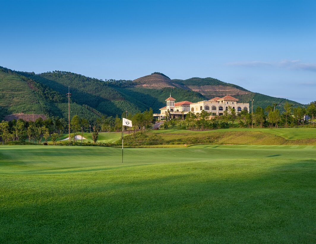 Đặt sân golf Silk Path Đông Triều - Silk Path Dong Trieu Golf Country Club 2