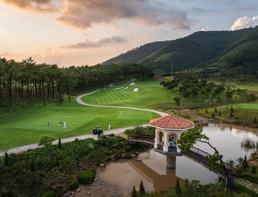 Đặt sân golf Silk Path Đông Triều - Silk Path Dong Trieu Golf Country Club 3