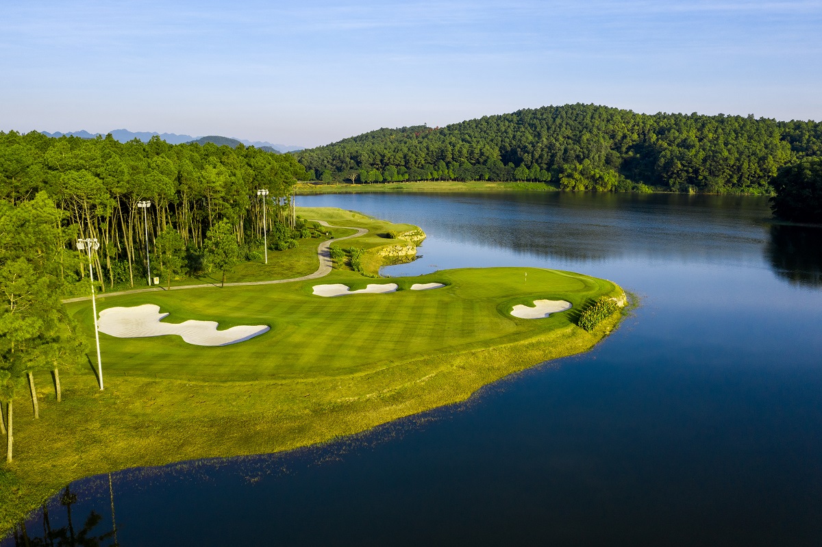 Sân golf Tràng An - Trang An Golf Resort 2
