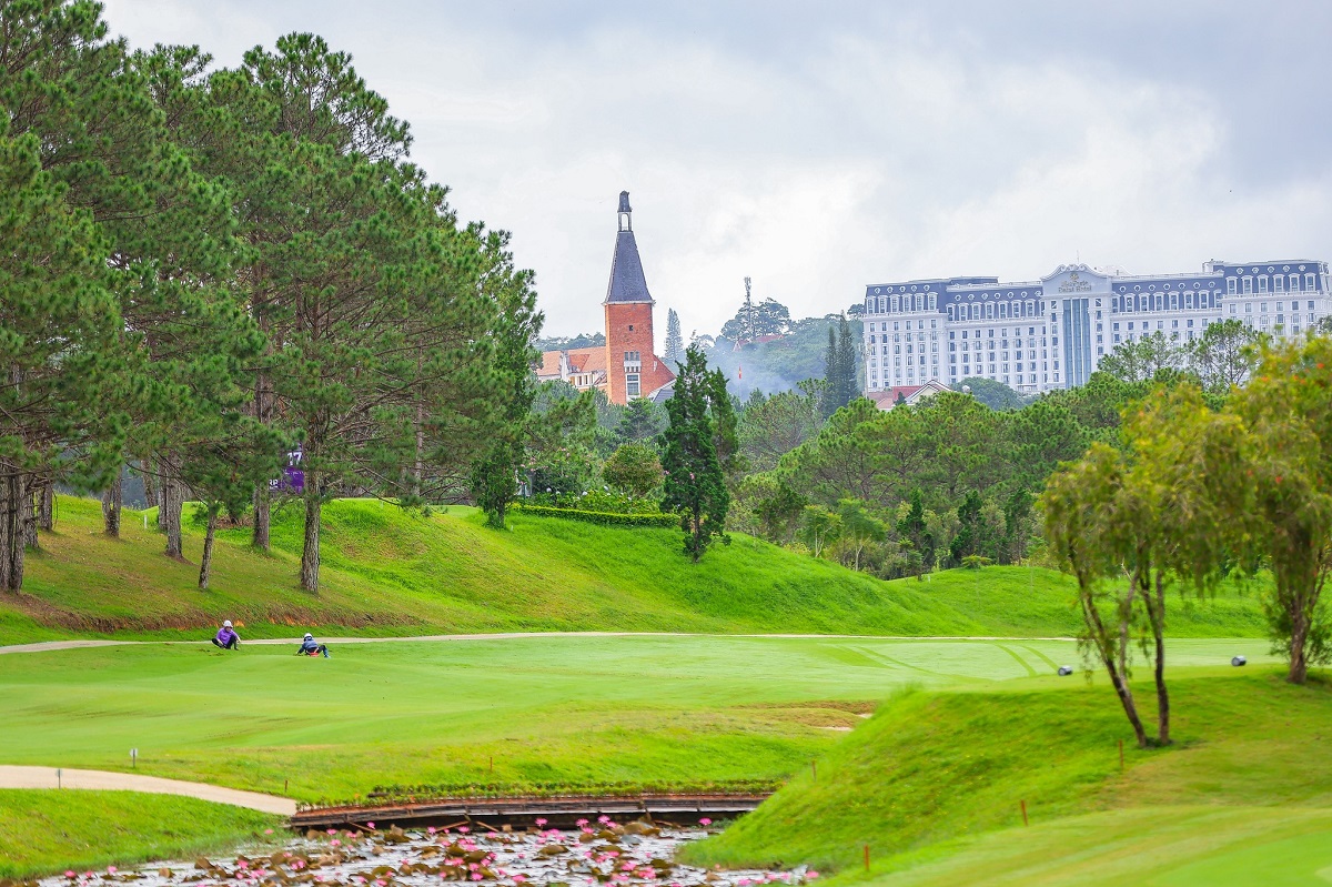 Sân golf miền Nam 1