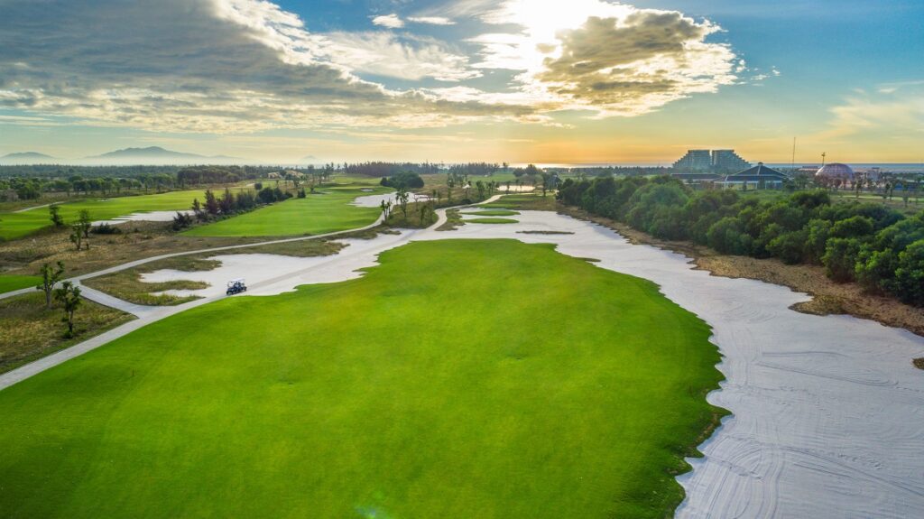 Combo Stay & Play Vinpearl Golf Nam Hội An 2N1D1R 3
