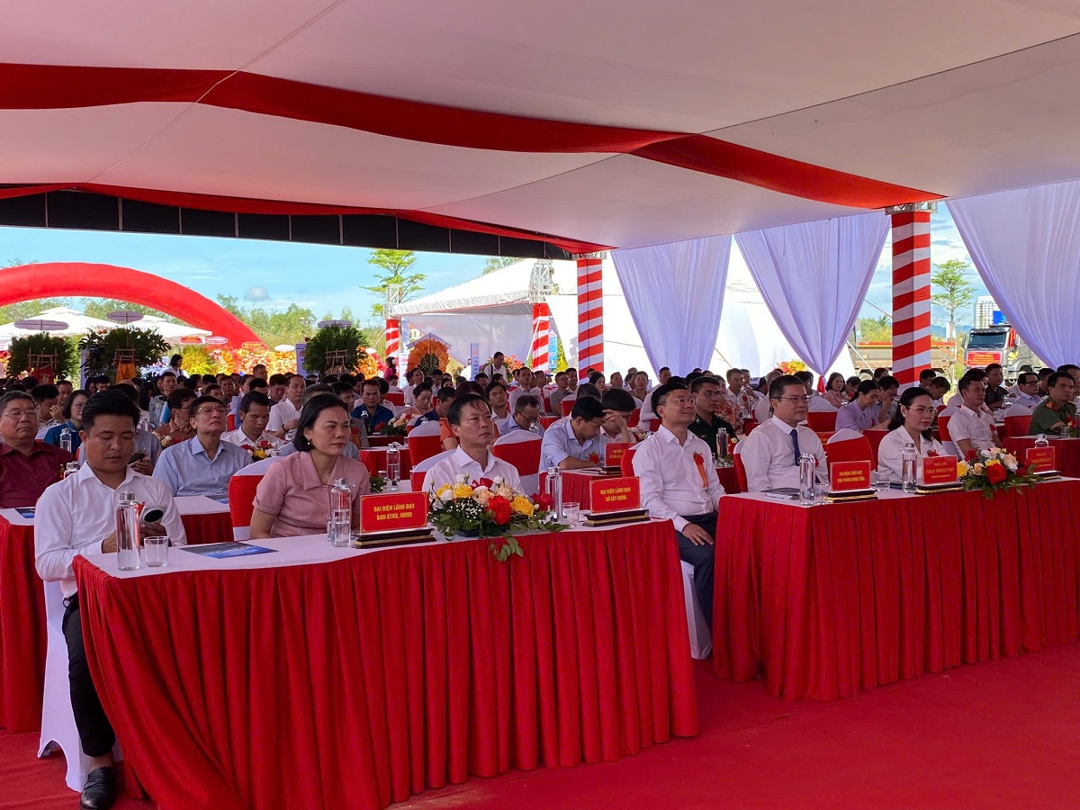 Khánh thành dự án thành phần đoạn Vạn Ninh - Cam Lộ thuộc dự án xây dựng công trình đường bộ cao tốc Bắc Nam phía Đông giai đoạn 2021 - 2025 2