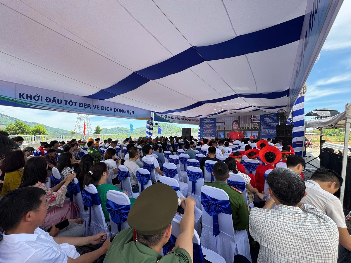 Khánh thành dự án thành phần đoạn Vạn Ninh - Cam Lộ thuộc dự án xây dựng công trình đường bộ cao tốc Bắc Nam phía Đông giai đoạn 2021 - 2025 4